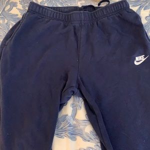 Boy’s Large Nike navy blue sweatpants with standard hemmed ankle